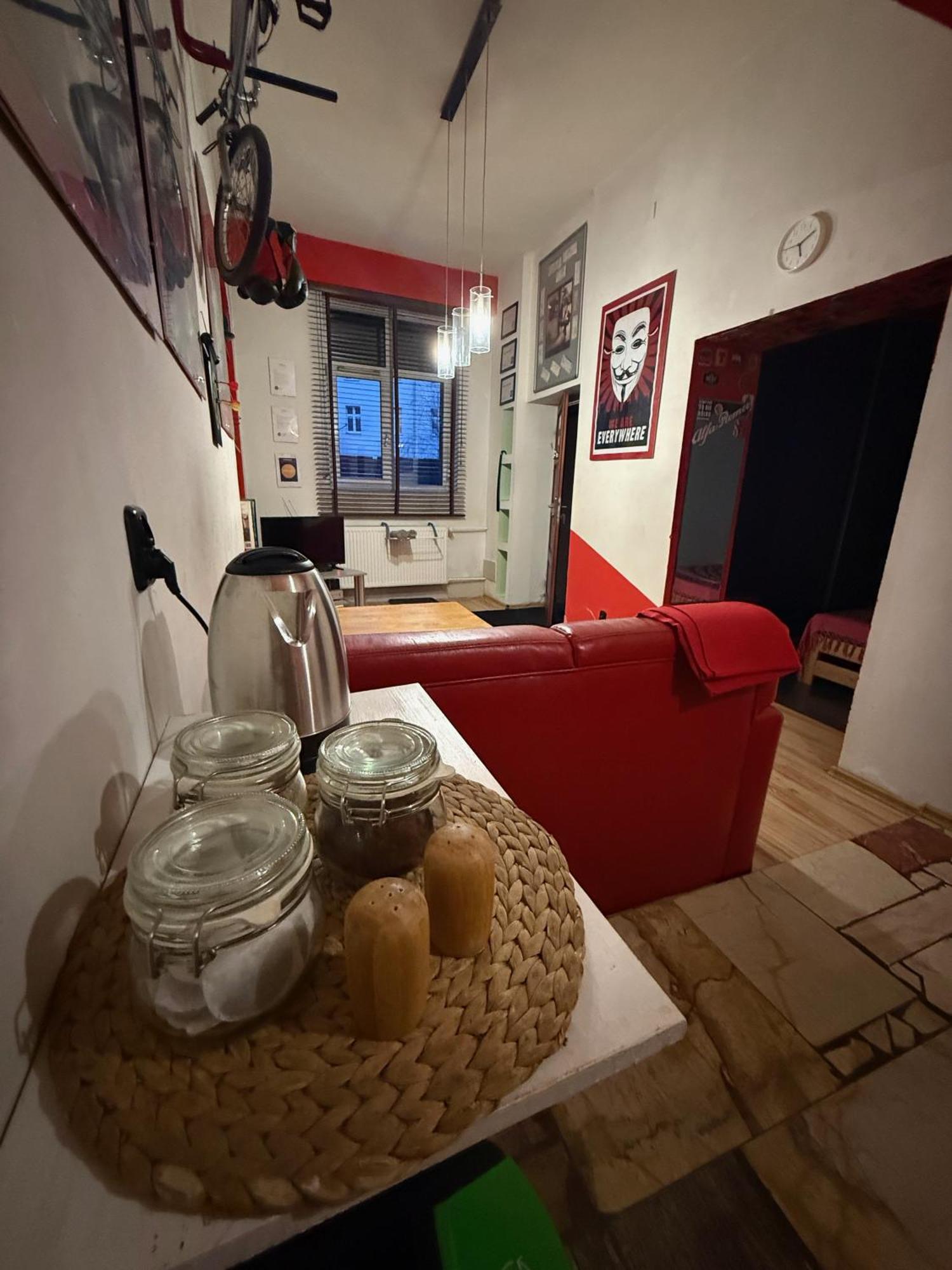 우치 Studio Red And White 아파트 외부 사진